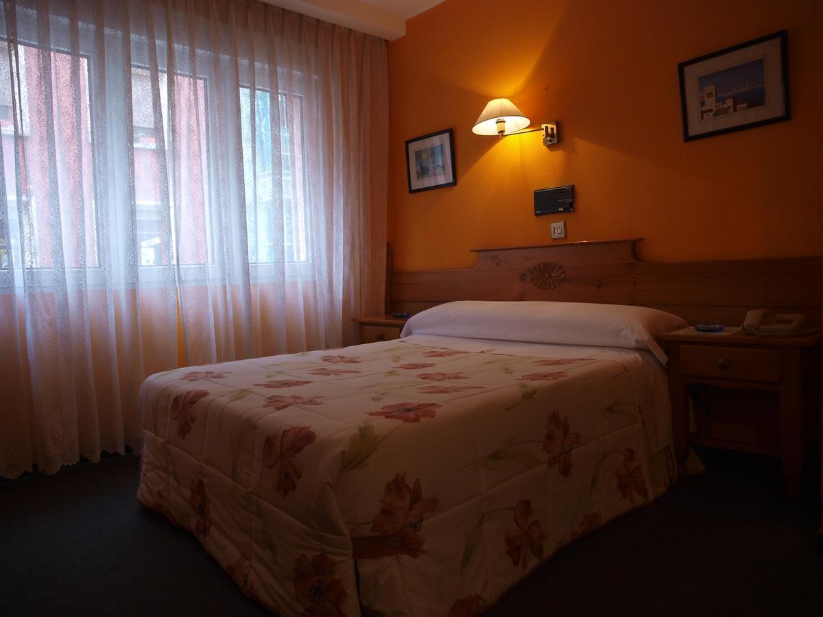 Hotel Paris Gijón Esterno foto
